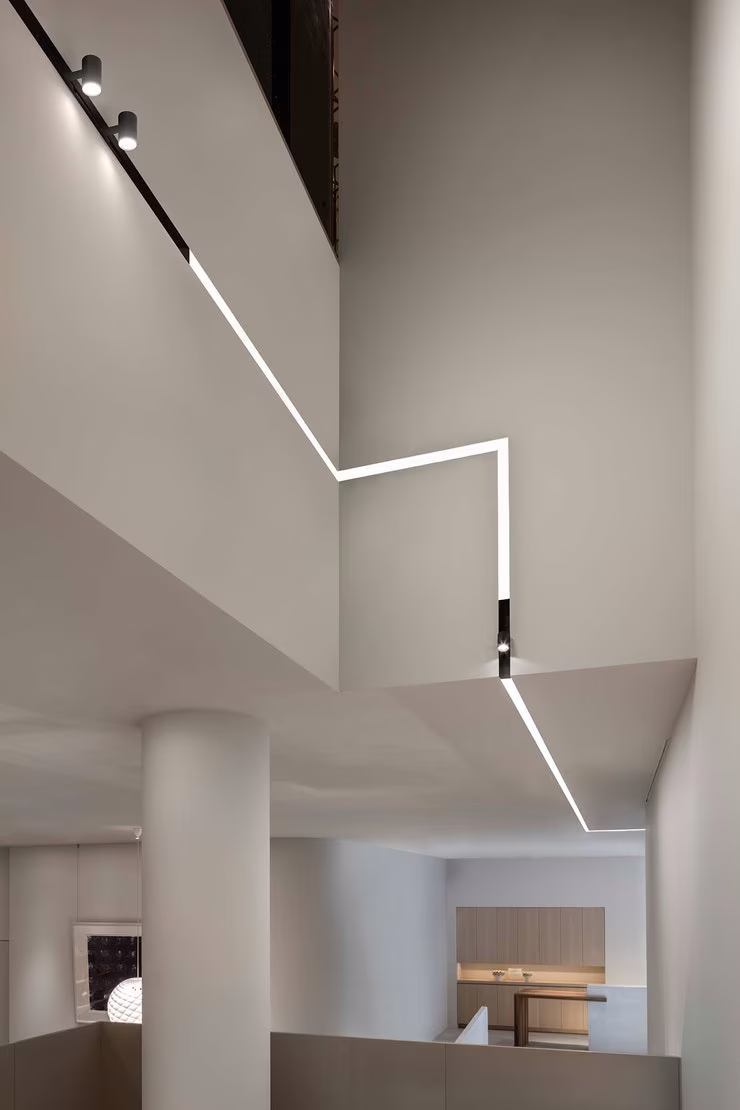 The Running Magnet view 5